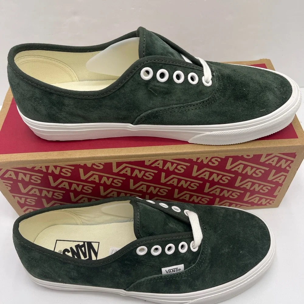 Vans WMNS Dark Green Suede Sneakers Authentic
Pig Suede Dried Kelp
VN000D7YEMU - Picture 3 of 16